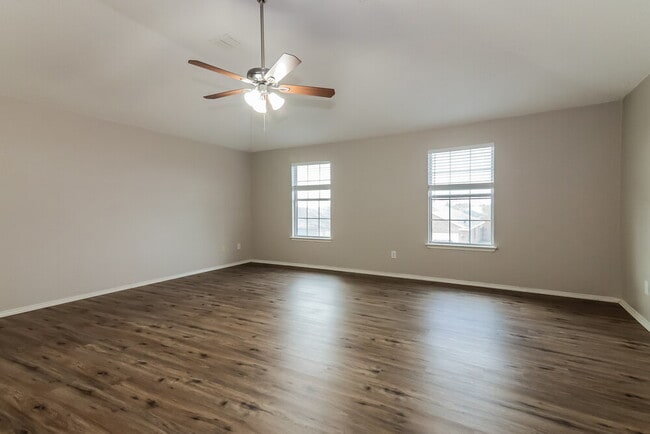 Building Photo - 813 Post Oak Trail