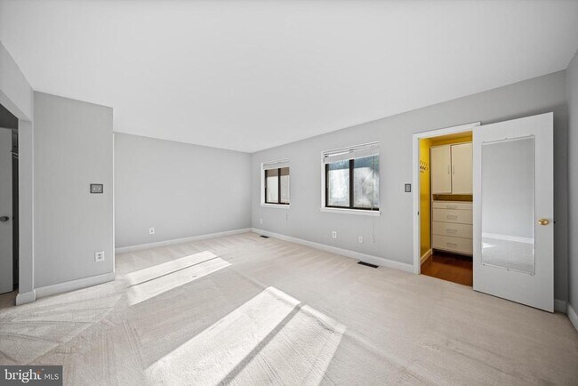 Building Photo - 3895 Steppes Ct
