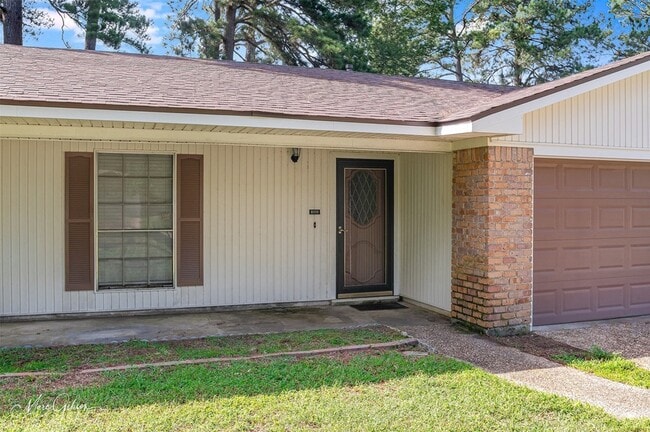 Building Photo - 9209 Blue Spruce Dr