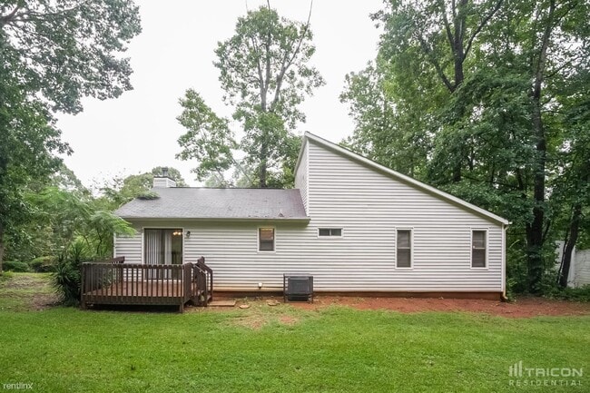 Building Photo - 3833 Greenbrook Dr