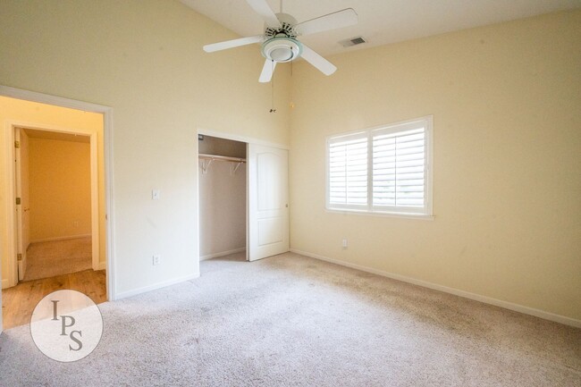 Building Photo - NorthWest Fresno Home, 3BR/2BA, Built 1998...