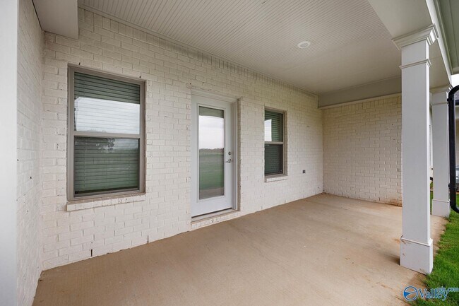 Building Photo - 144 Clift Farm Dr