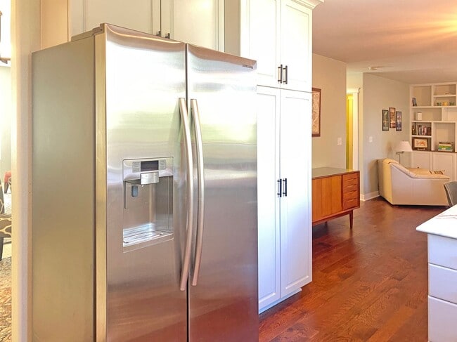 Building Photo - Fabulous Sabbatical Furnished Home