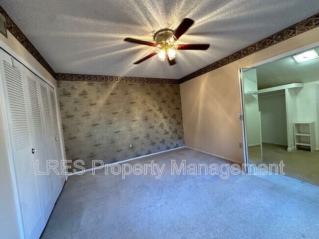 Building Photo - 106 Eastwind Ln