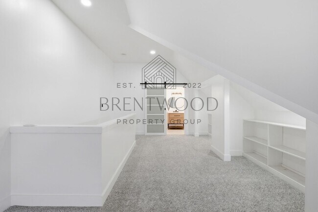 Building Photo - Fully Renovated 4bed, 3bath Home with Fenced In Yard