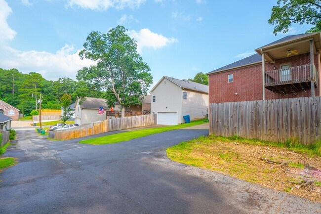 Building Photo - 12907 Arthur Ln
