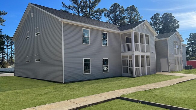 Building Photo - Colonial Gardens Apartments