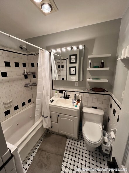 Building Photo - 34 Baxter St