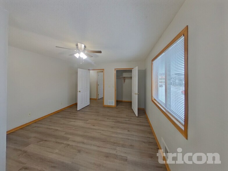 Building Photo - 2144 Sherwood Ave