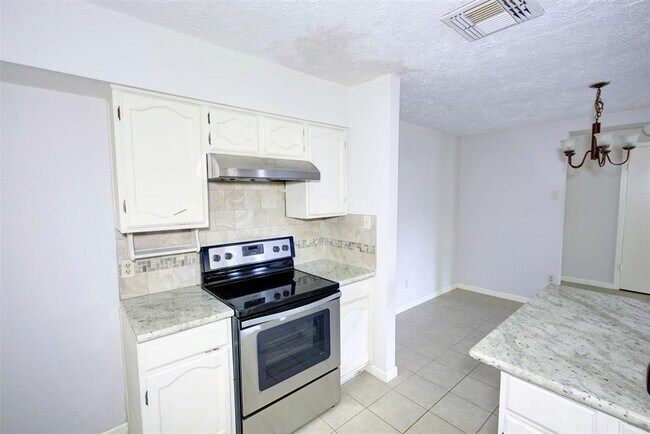 Building Photo - 5311 Linda Ln