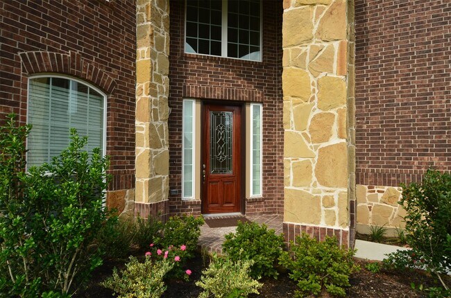 Building Photo - 27403 Canyon Reach Dr