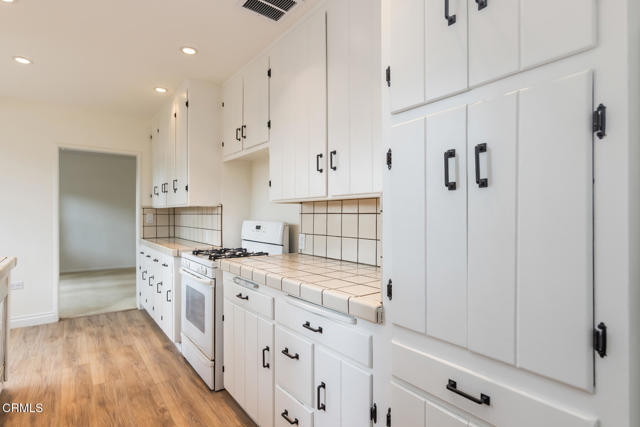 Building Photo - 5209 Alta Canyada Rd