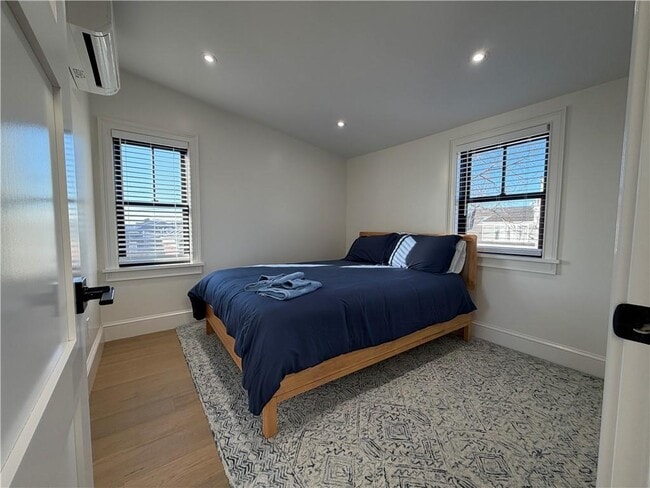 Building Photo - 7 Dearborn St