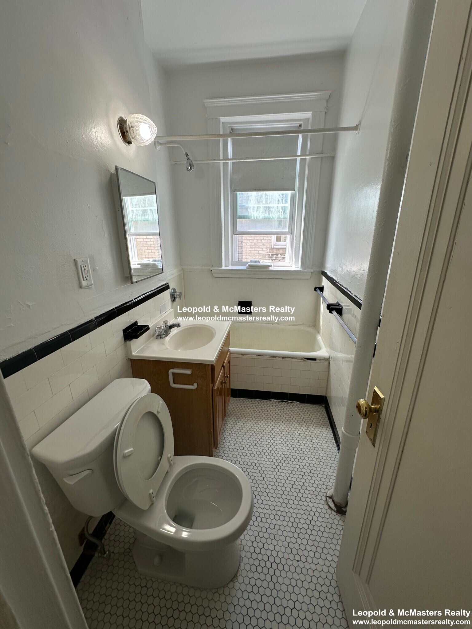 Building Photo - 309 Summit Ave