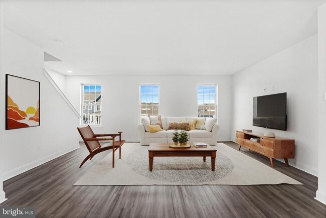 Building Photo - 870 Mapleton Ave