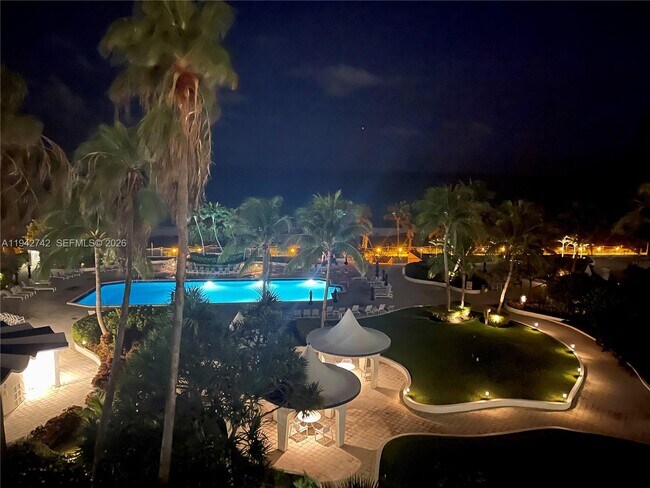 Building Photo - 5161 Collins Ave