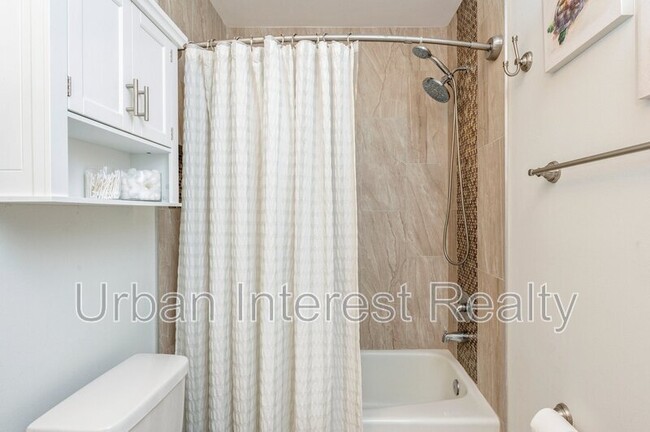 Building Photo - 344 Sailfish Dr