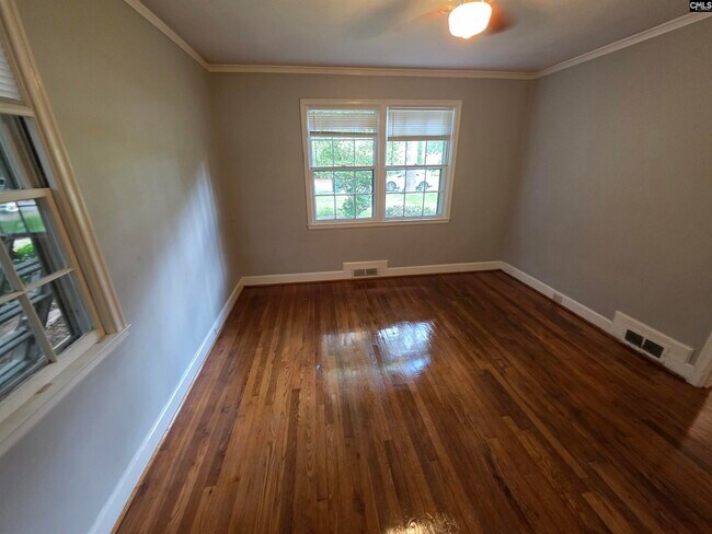 Building Photo - 1701 York Dr