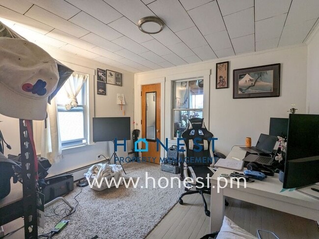 Building Photo - 20 Academy St