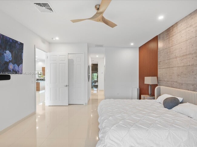 Building Photo - 3510 NE 17th Ave