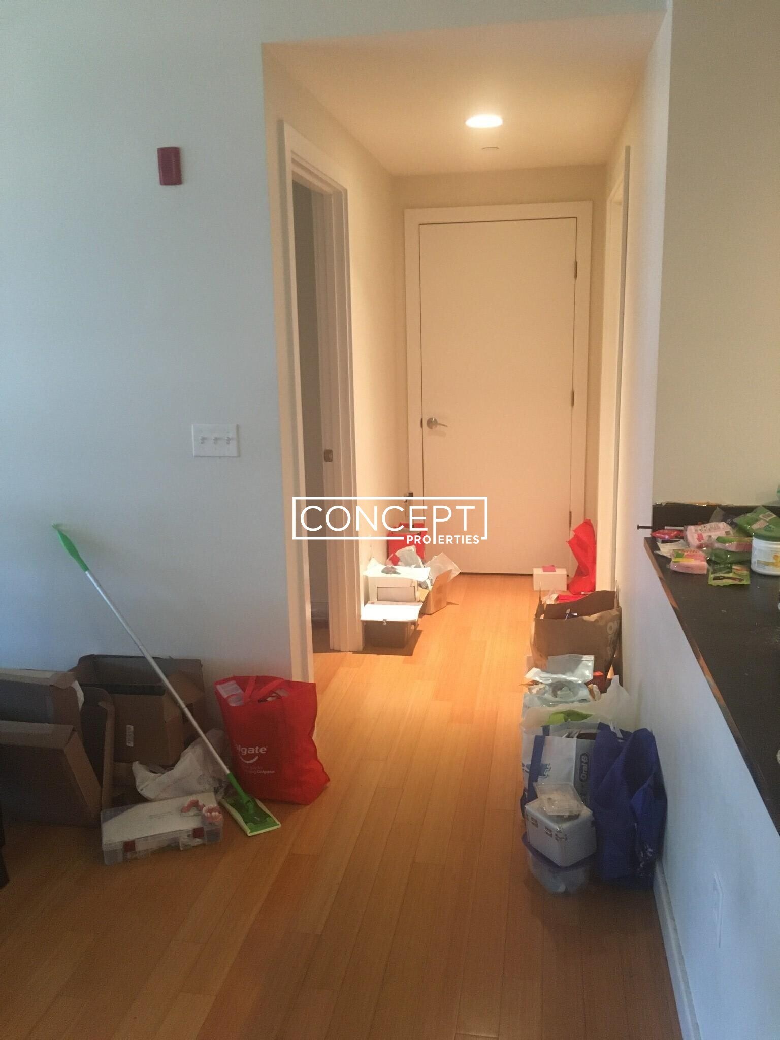 Building Photo - 601 Albany St