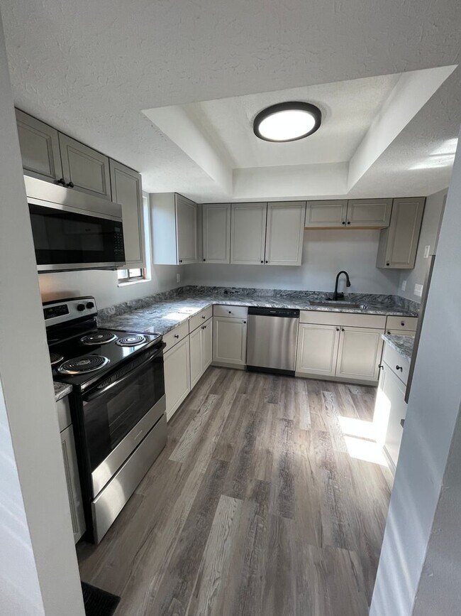 Building Photo - 2BD/1.5BA Townhome ~ Westerville Schools ~ 1 car garage ! Move In Now!