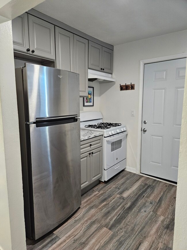 Building Photo - 7055 University Ave