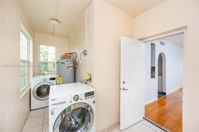 Building Photo - 32 Calabria Ave