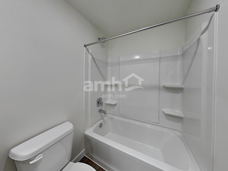 Building Photo - 1232 W Mahogany St