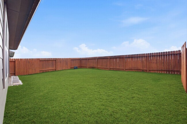 Building Photo - 24343 Saddlestone Green Dr