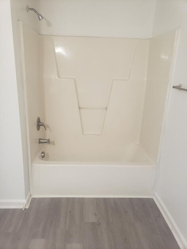 Building Photo - The Pointe