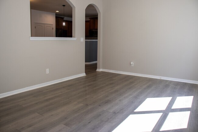 Building Photo - 1266 Coachman Way