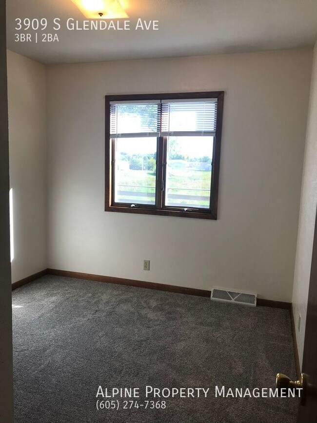 Building Photo - 3 Bed/2 Bath House For Rent!!