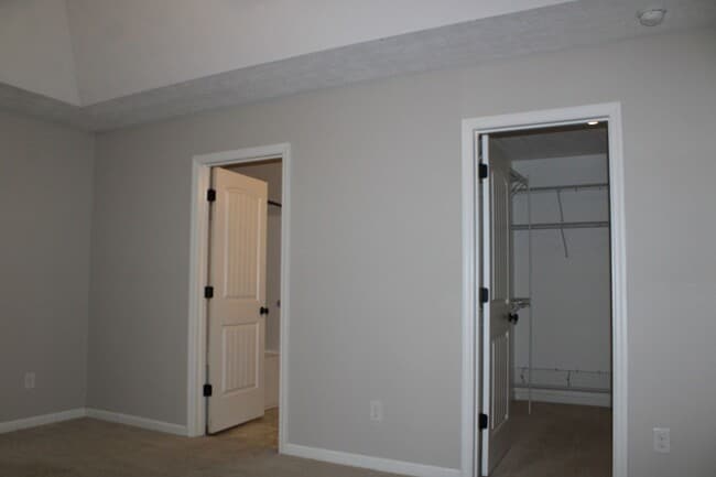 Building Photo - 7105 Summerton Dr