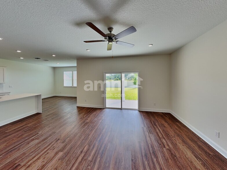 Building Photo - 291 Onate Cir