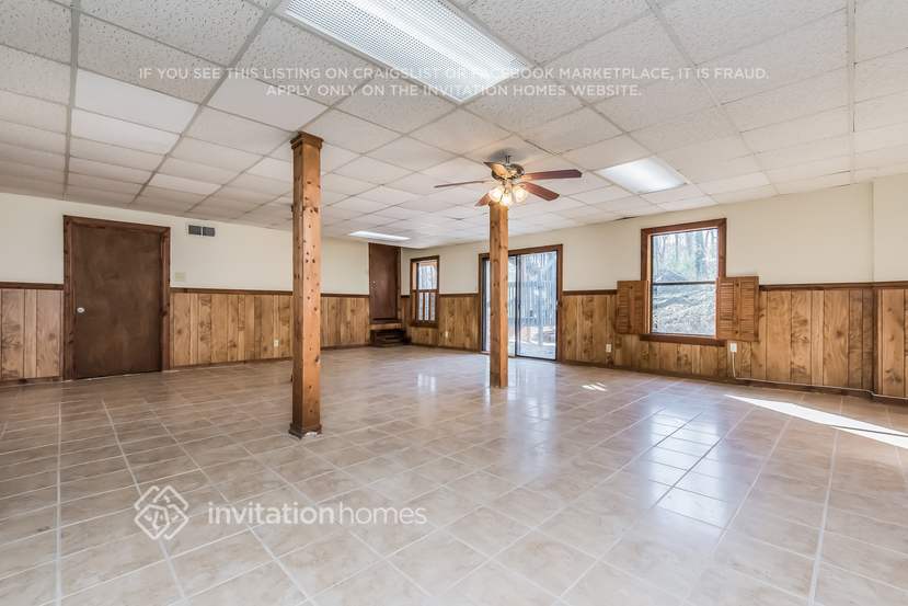 Building Photo - 640 Old Orchard Dr