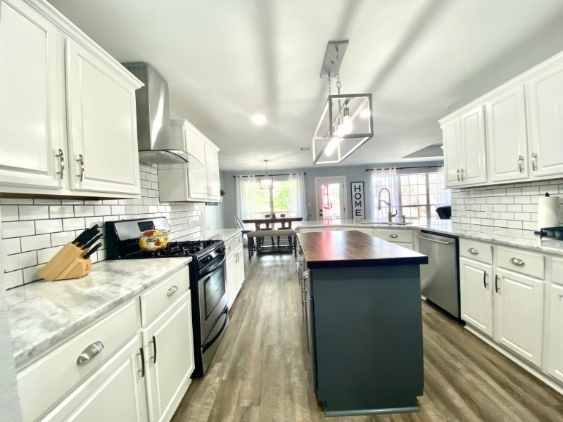 Building Photo - 110 Honeysuckle Ct