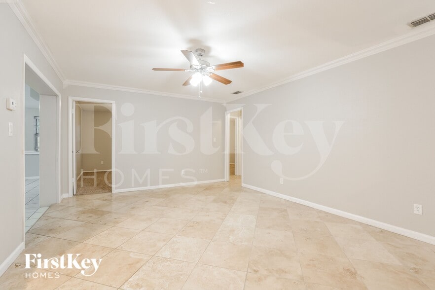 Building Photo - 7039 Pecan Ct