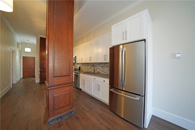 Building Photo - 207 N Main St