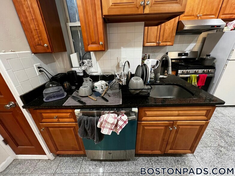 Building Photo - 179 Northampton St