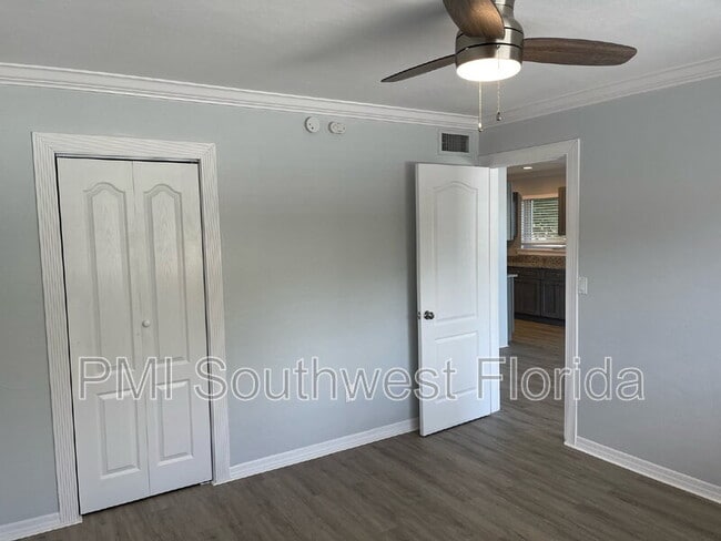 Building Photo - 6367 Gateway Ave
