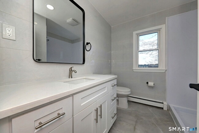 Building Photo - 206 Bridgeview Pl