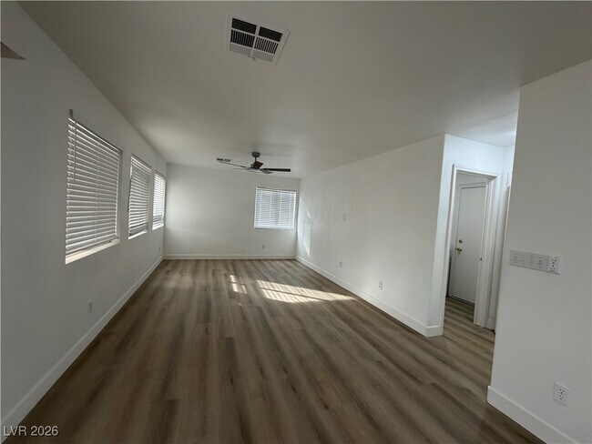 Building Photo - 7383 W Diablo Dr