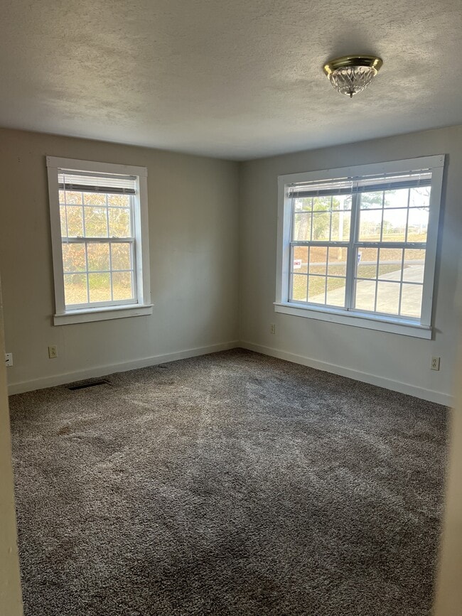 Building Photo - 805 Ray Rd