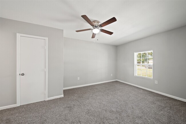 Building Photo - 5870 Reed Rd