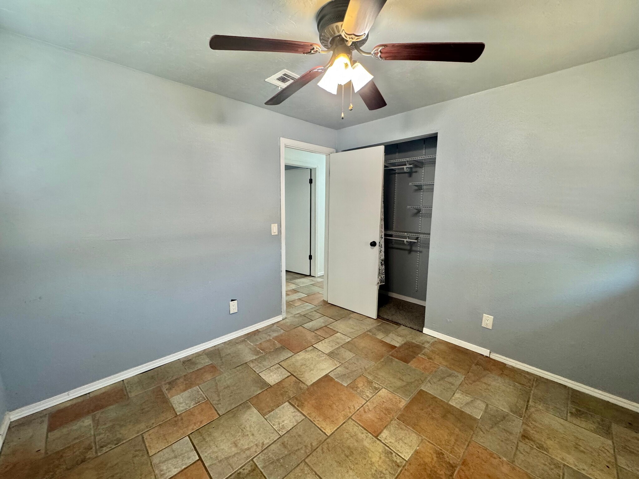 Building Photo - 4200 SE 54th St