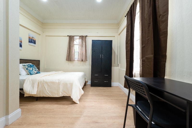 Building Photo - 105 W 36th St