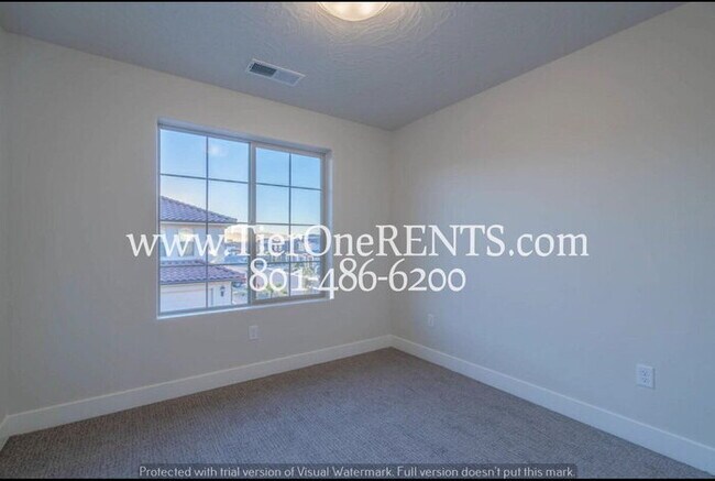 Building Photo - **Summer Special: FREE RENT for MAY**
