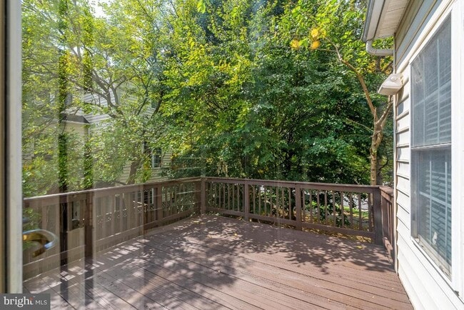 Building Photo - 4273 Upper Park Dr