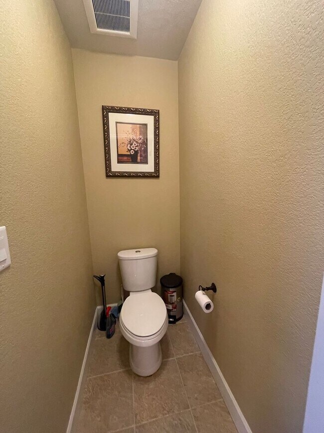 Building Photo - Sprawling Two-Story Home in SE Ft. Collins